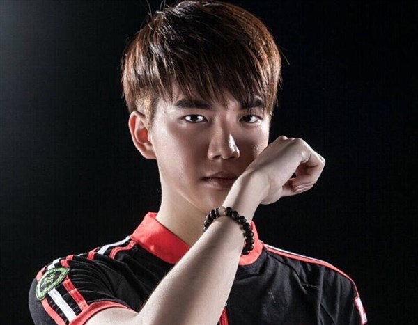 LGD辅助PYL整容手术成功 刷新电竞境内颜值