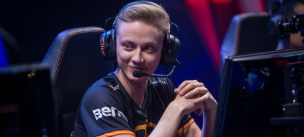 欧成Rekkles:续约战队计划暂时搁置_兔玩英