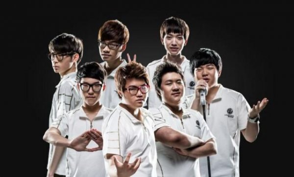 溃败带来的启示:LPL战队纷纷成立中文班_兔玩