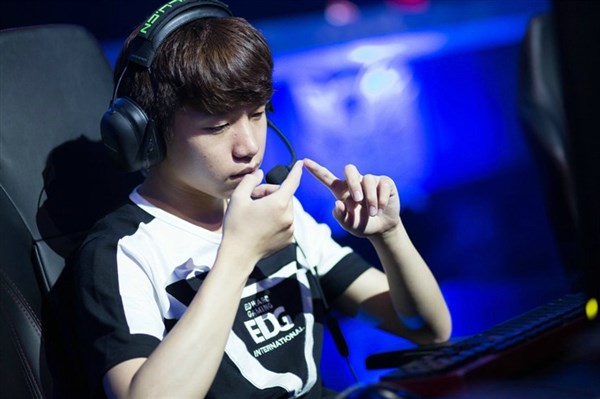 英雄联盟好声音 LOL电竞选手的倾情演唱