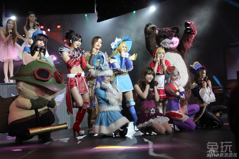 比比谁的胸最大 LOL热门女英雄COSPLAY