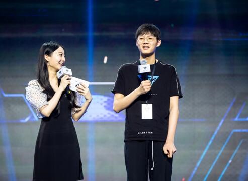 NEST2019新人篇--iG.Carl:头角崭然