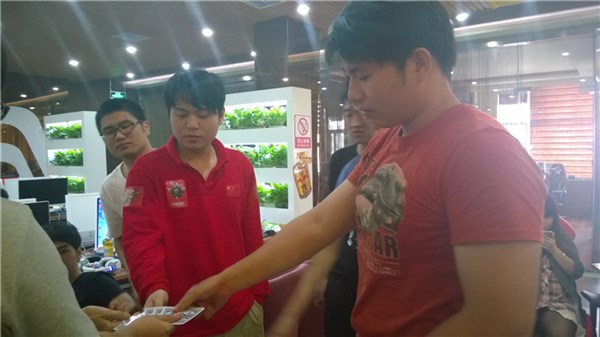 女骑COS机械舞表演 男女漫争霸东南区视频战