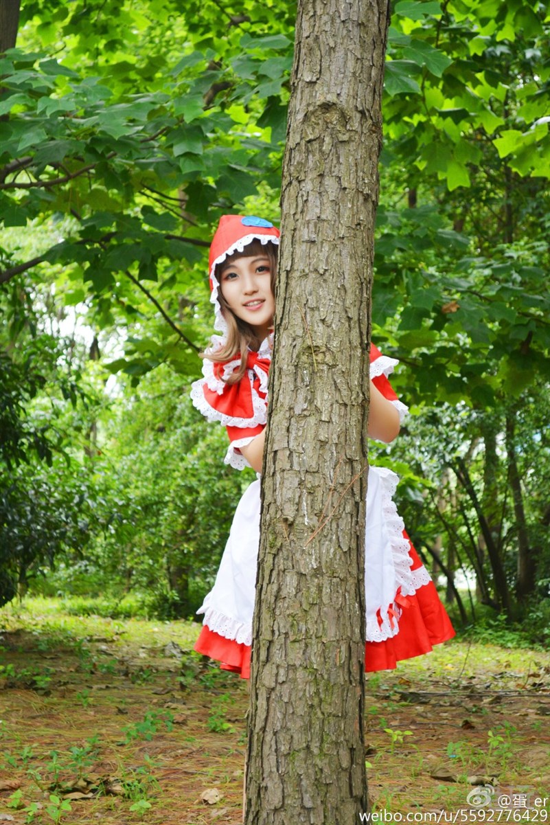 你看见我的小熊了么? 萌妹cos安妮女仆装(8)