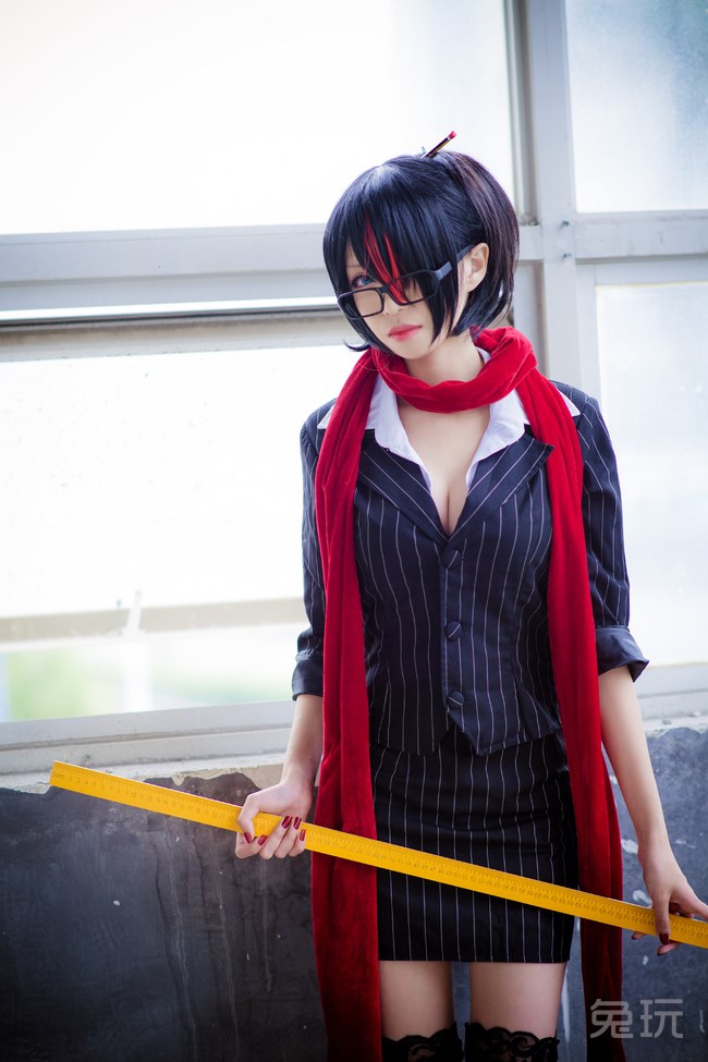 lol剑姬cos 这么性感美艳的女老师 你还会缺课吗?