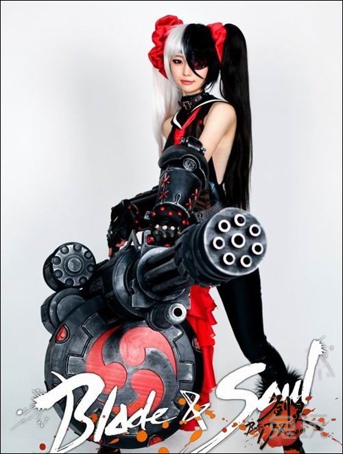 剑灵火炮兰真人cos火爆来袭 上演终极诱惑