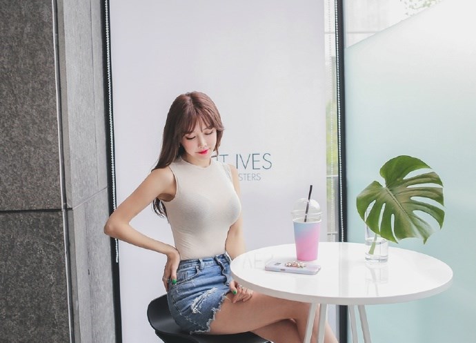 标签:                性感美女若隐若现的好身材